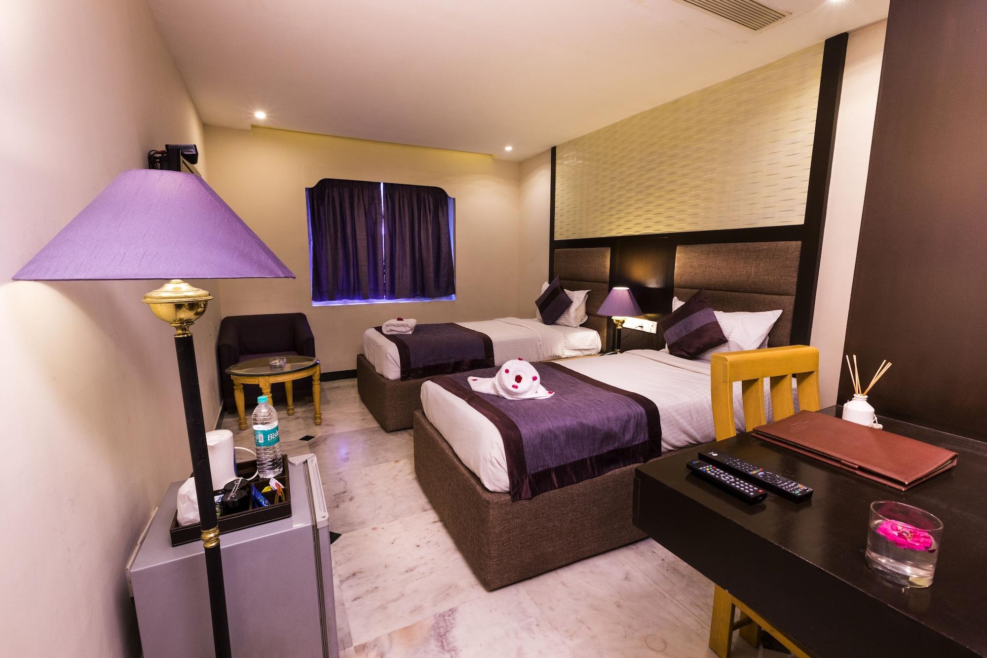 Hotel Grand Residence Chennai Bagian luar foto