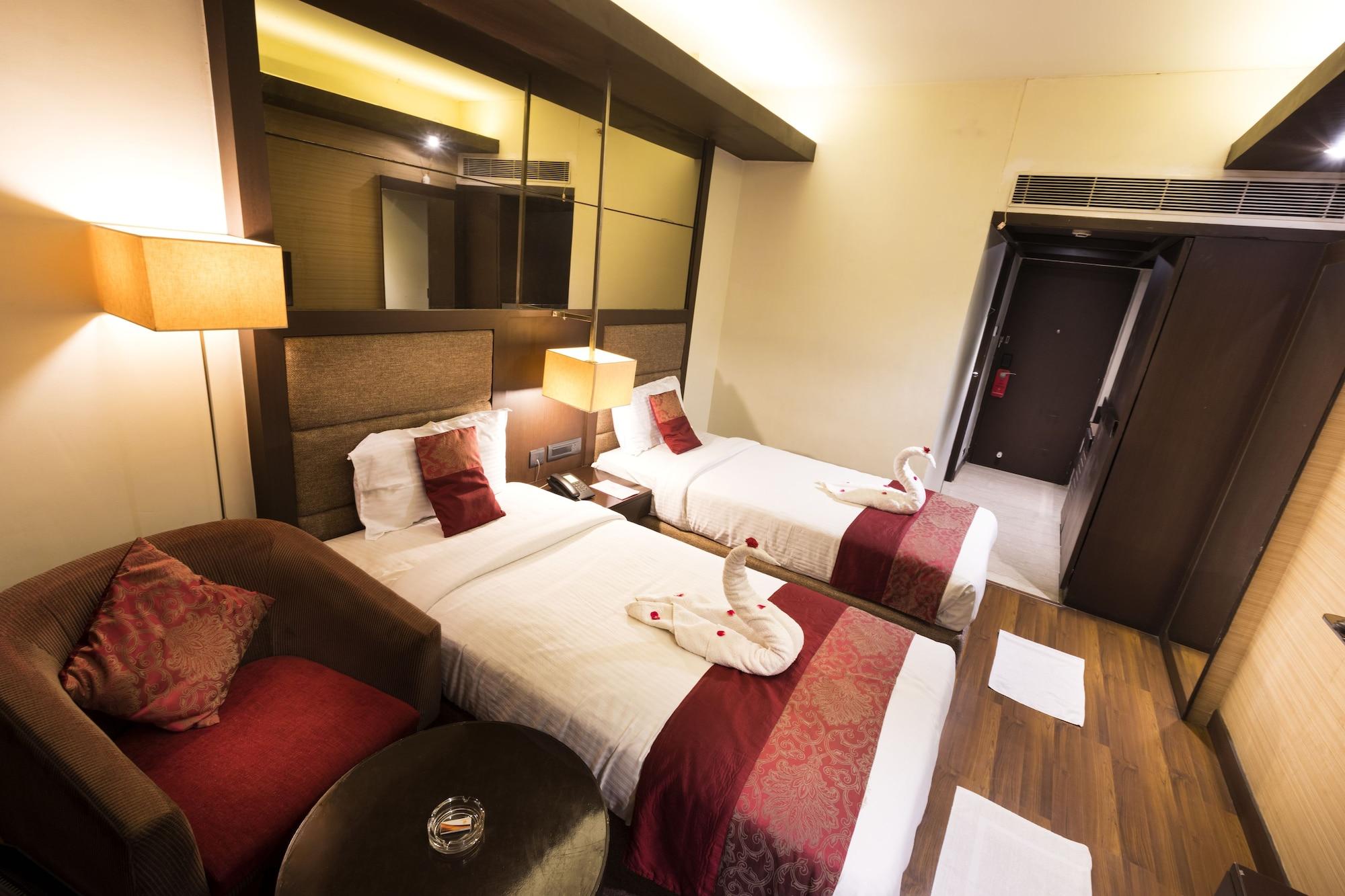 Hotel Grand Residence Chennai Bagian luar foto