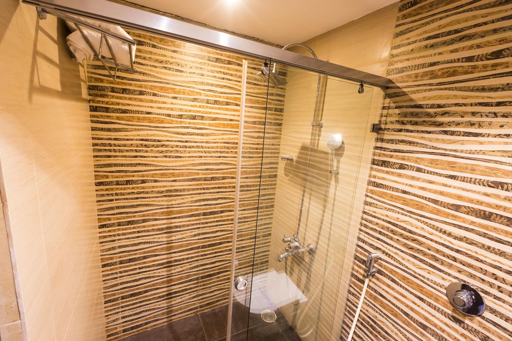 Hotel Grand Residence Chennai Bagian luar foto