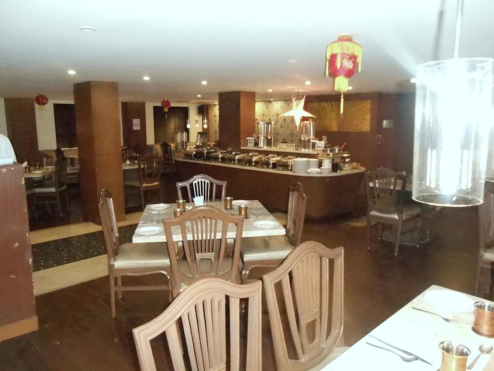 Hotel Grand Residence Chennai Bagian luar foto