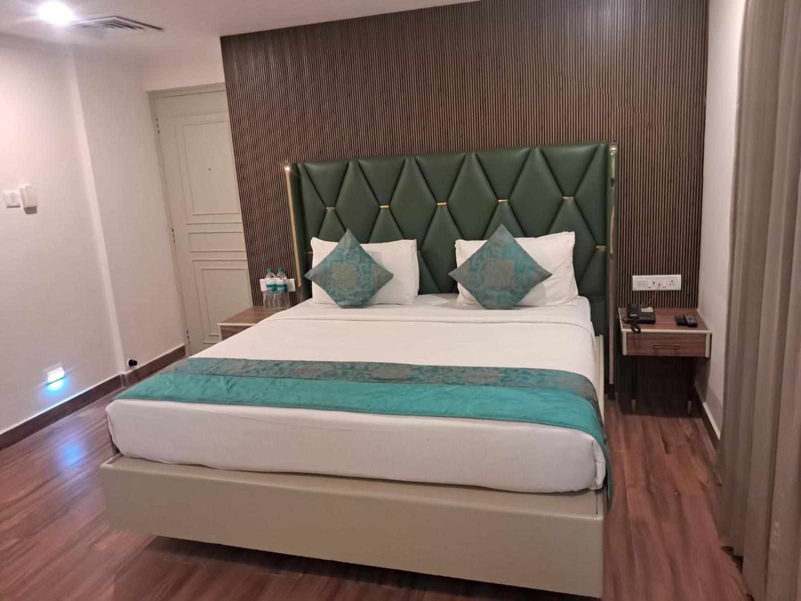 Hotel Grand Residence Chennai Bagian luar foto