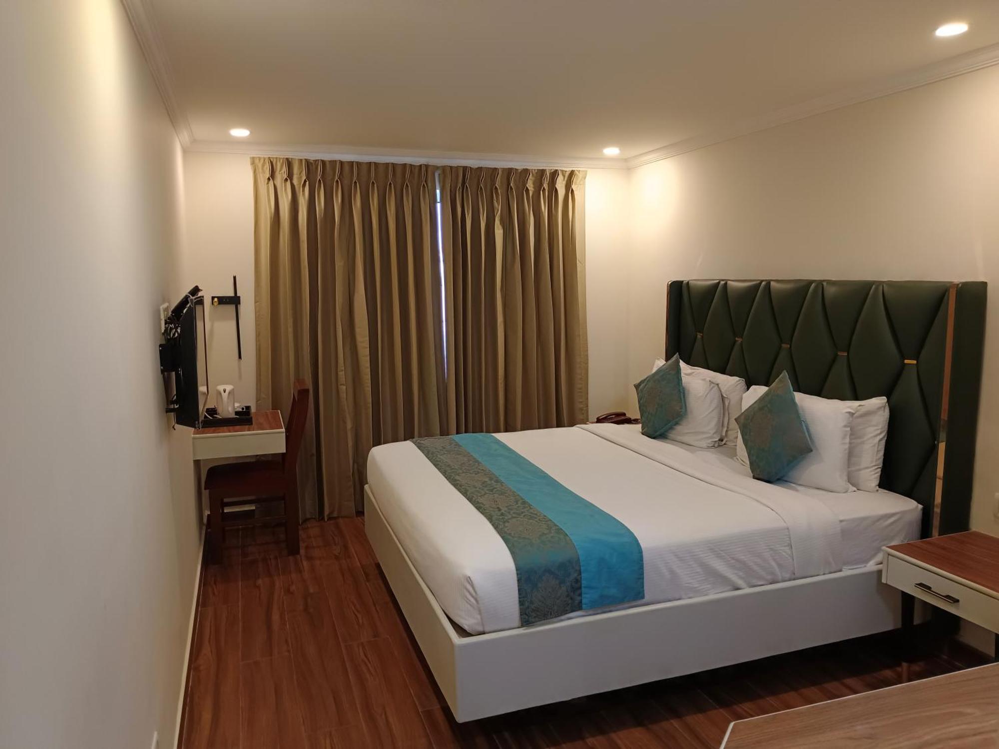 Hotel Grand Residence Chennai Bagian luar foto