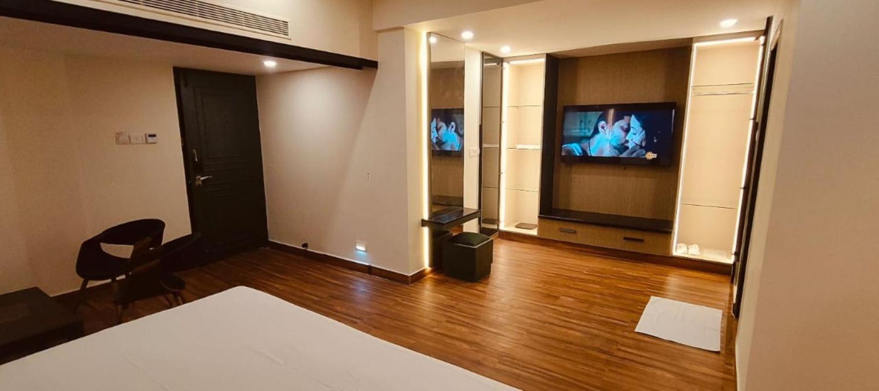 Hotel Grand Residence Chennai Bagian luar foto
