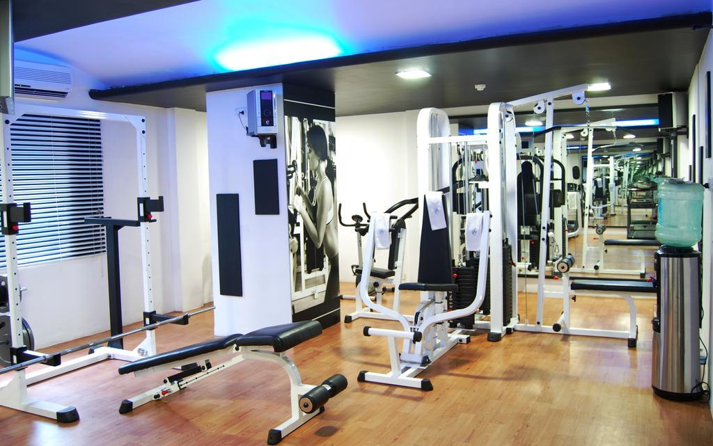 Hotel Grand Residence Chennai Bagian luar foto
