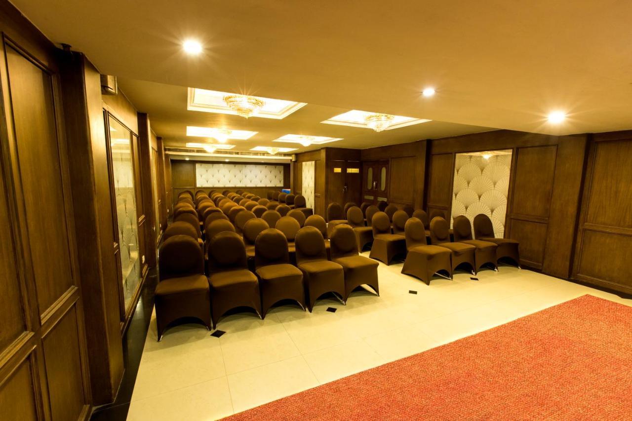 Hotel Grand Residence Chennai Bagian luar foto